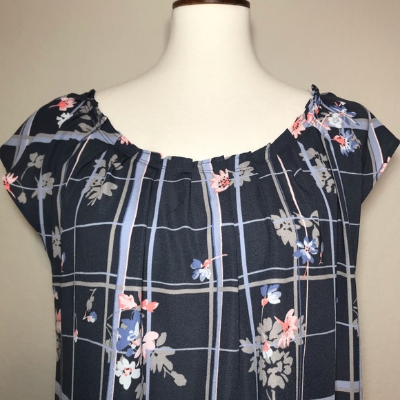 Lauren Conrad Sleeveless Floral Plaid Back Keyhole Bow Tie Blouse EUC - Picture 2 of 9